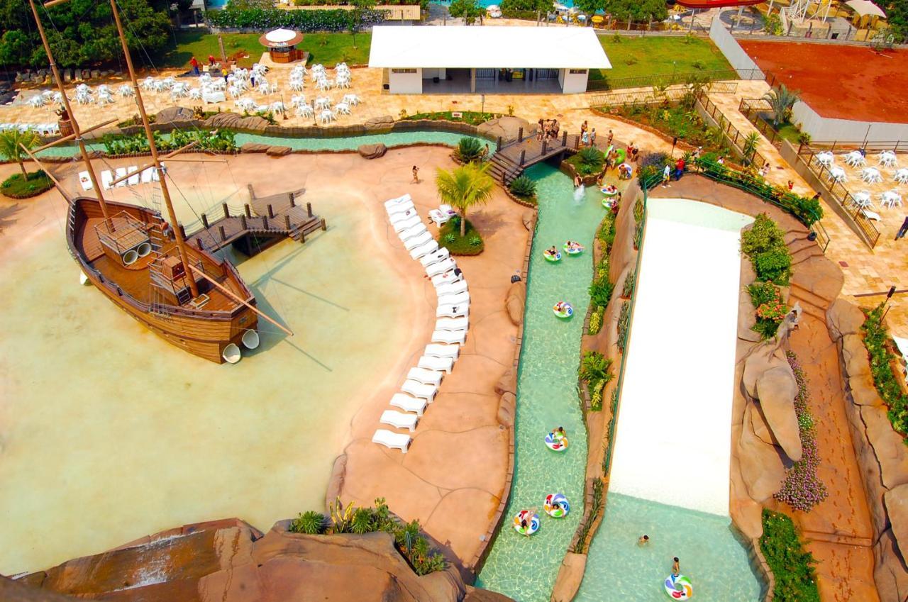 Villas Diroma Com Um Dia No Acqua Park, Splash E Slide Caldas Novas Kültér fotó
