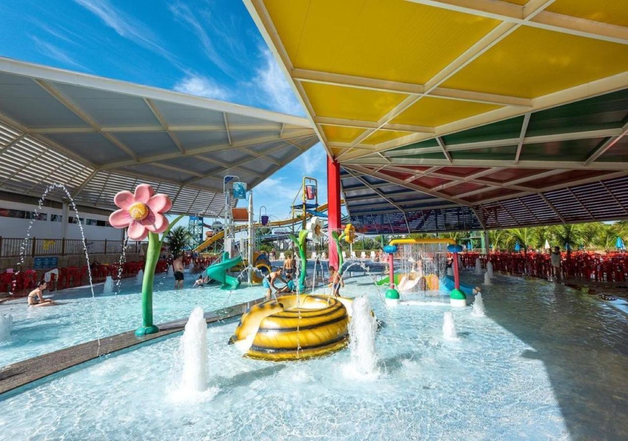Villas Diroma Com Um Dia No Acqua Park, Splash E Slide Caldas Novas Kültér fotó